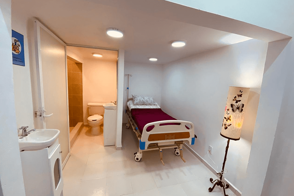 clinica_de_la_mujer-clinica-mujer-interrupcion_legal_del_embarazo-vasectomia-ile-anticoncepcion-anticonceptivos-papanicolao-colposcopia-ginecologas-ginecologia-estetoscopio-consultorio_5